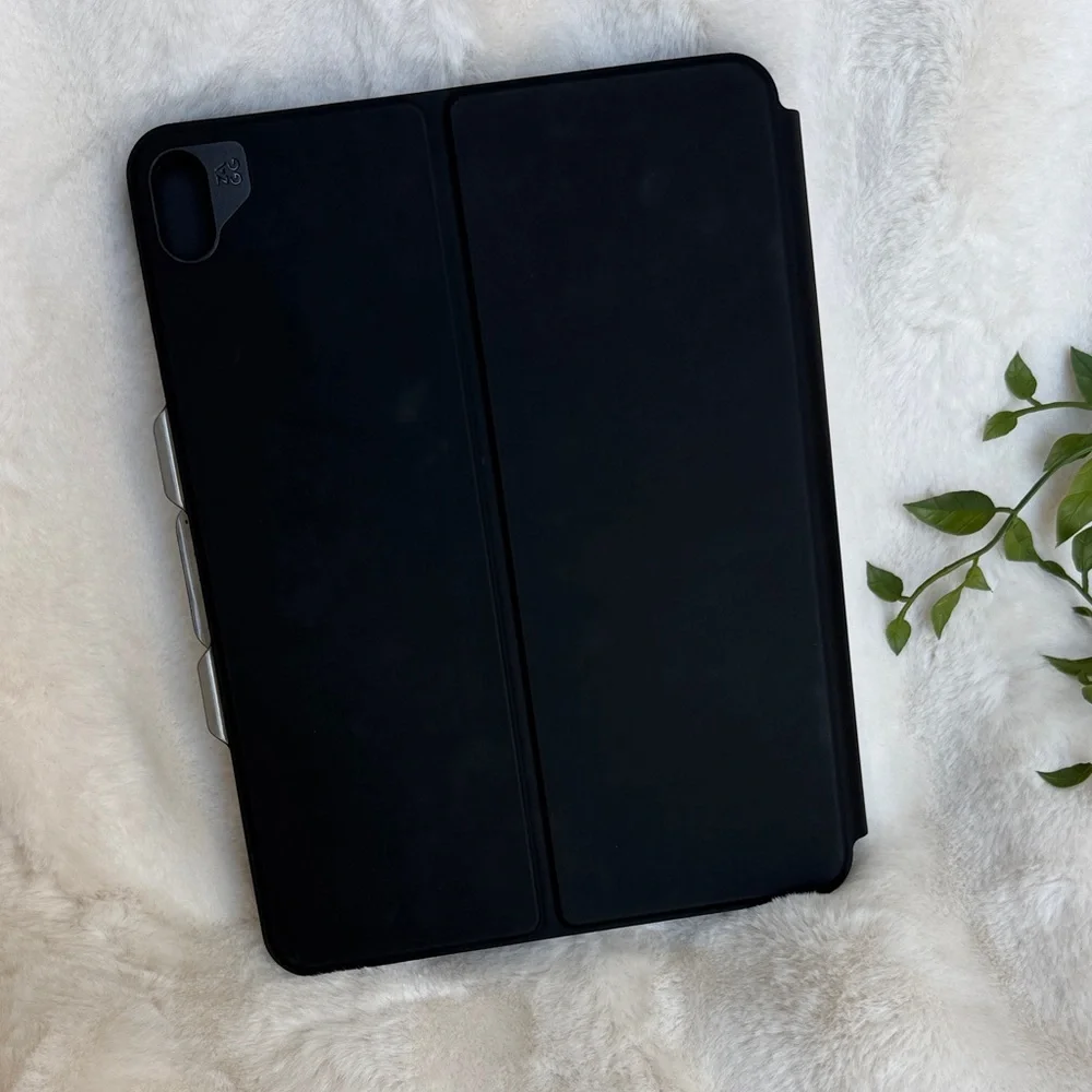 ZAGG iPad Air 11” case with removable keyboard - like new